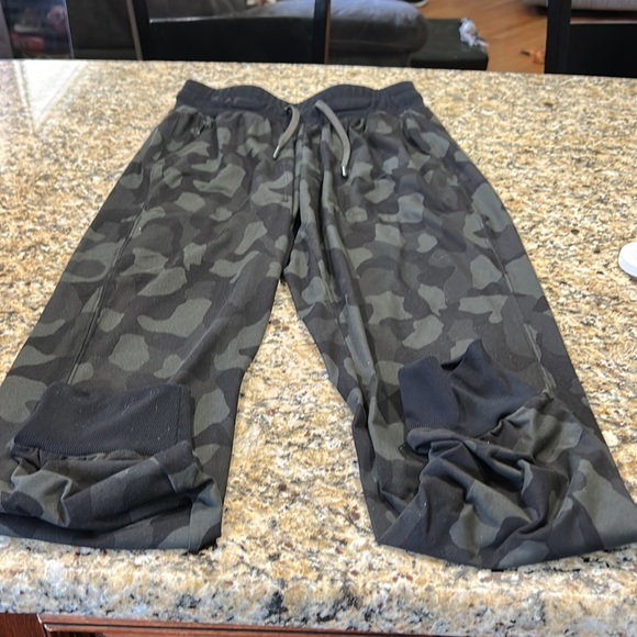 Zella Live In Jogger Pants Black Camo Soft Jogger Sweatpants Zipper Pockets S - Picture 2 of 5
